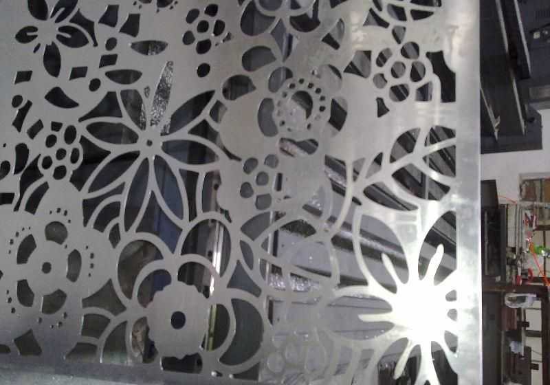 雕花鋁單板